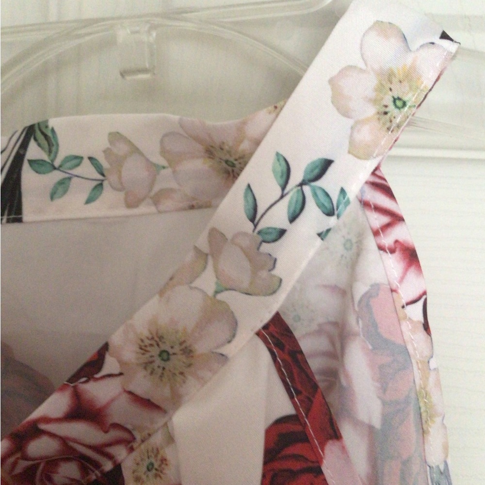 Floral Halter Top - Picture 2 of 7